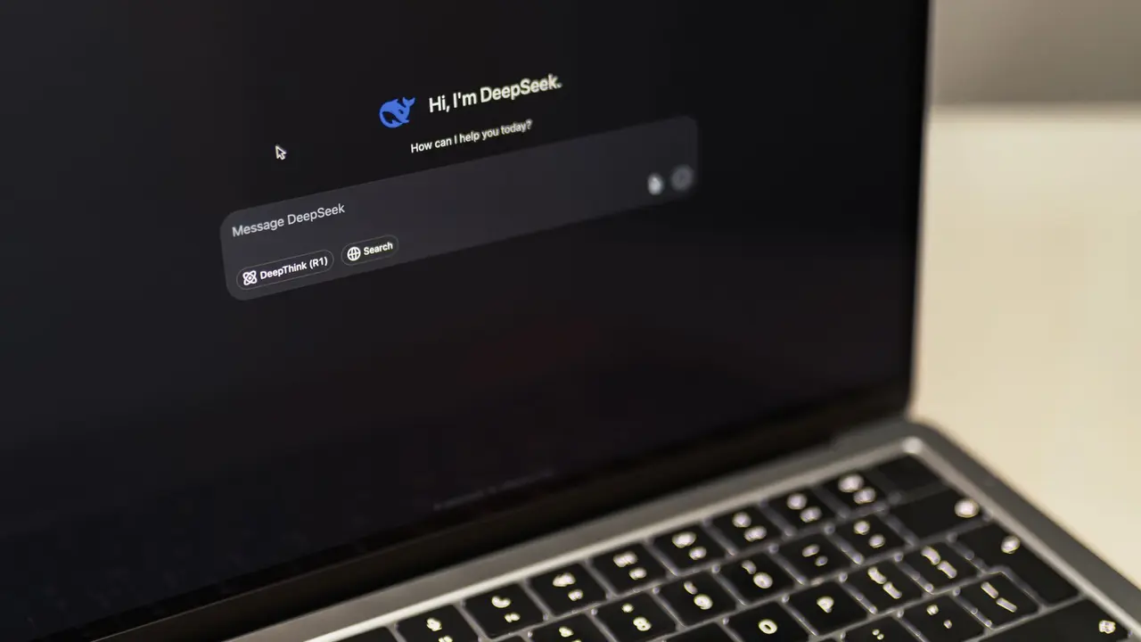 AI + crypto: gdzie jest realna infrastruktura, a gdzie tylko narracja